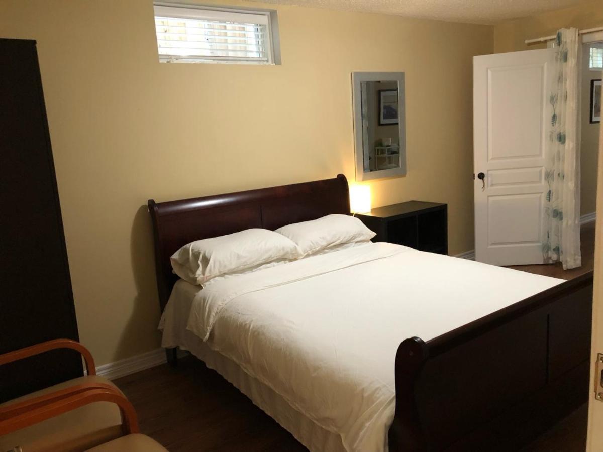 Spacious 2 Bedroom Guest Suite Toronto Exterior foto
